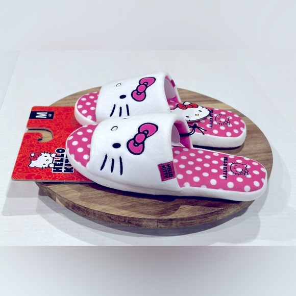Hello Kitty Women’s M6-7 Pink & White Slippers - NWT - Fast Shipping - Picture 7 of 8